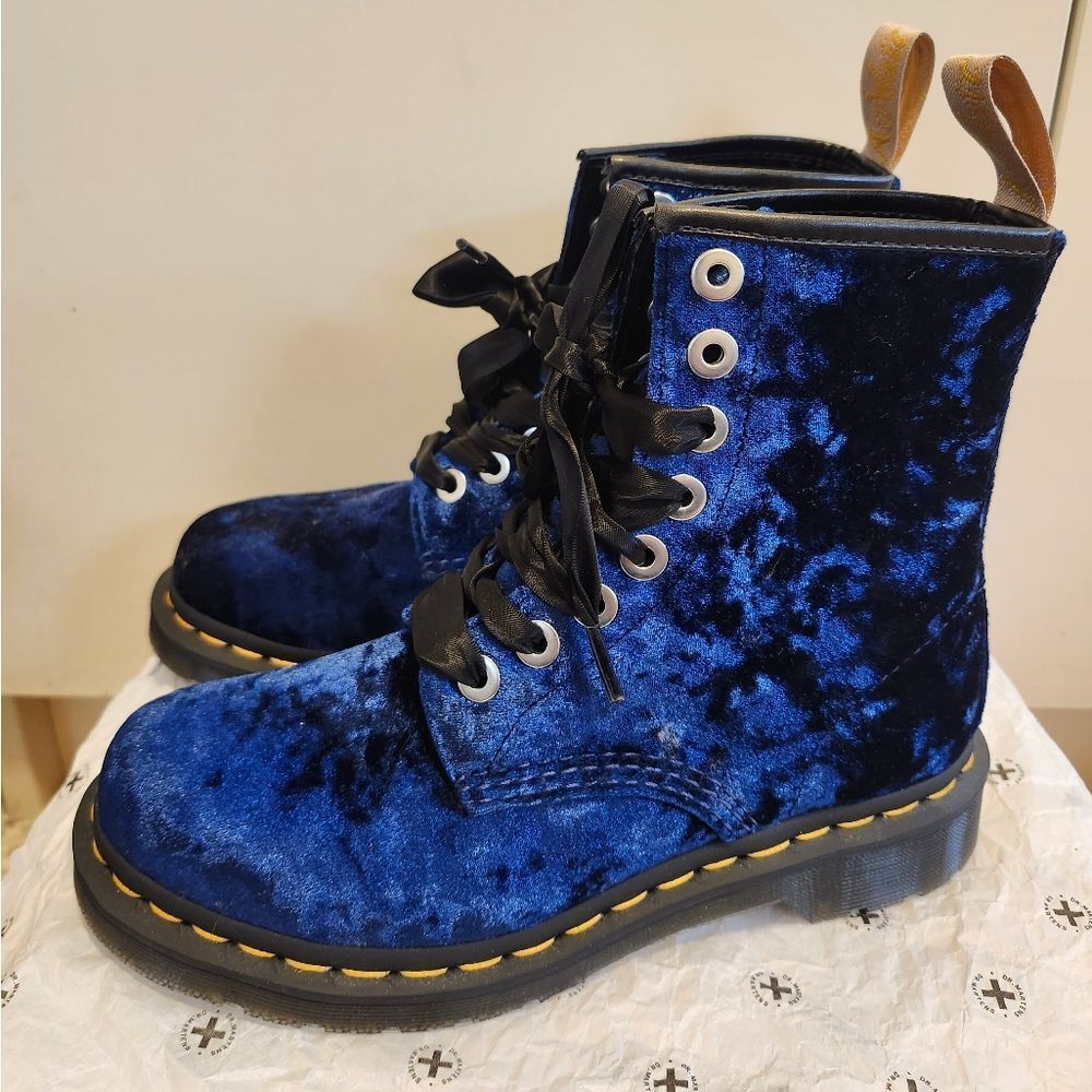 NEW Dr. Martens “Jadon” Cobalt Blue Crushed Velvet Platform Combat Boots Sz 6/37